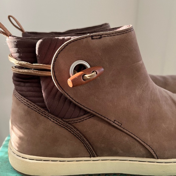 LL Bean Women’s Sneaker/Boot NWOT Size 10 - Picture 3 of 8